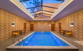 Teak Leaf Resort Swimming Pool Indoor Games Restaurant